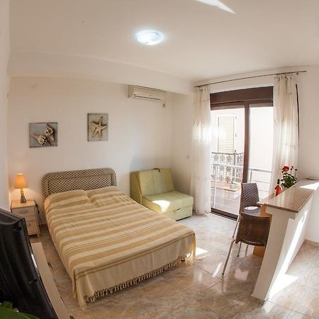 Apartments Lumiere Рафаиловичи Екстериор снимка