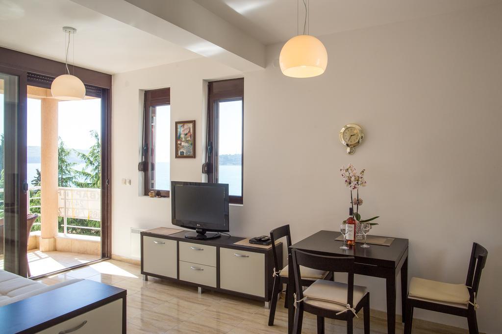 Apartments Lumiere Рафаиловичи Екстериор снимка