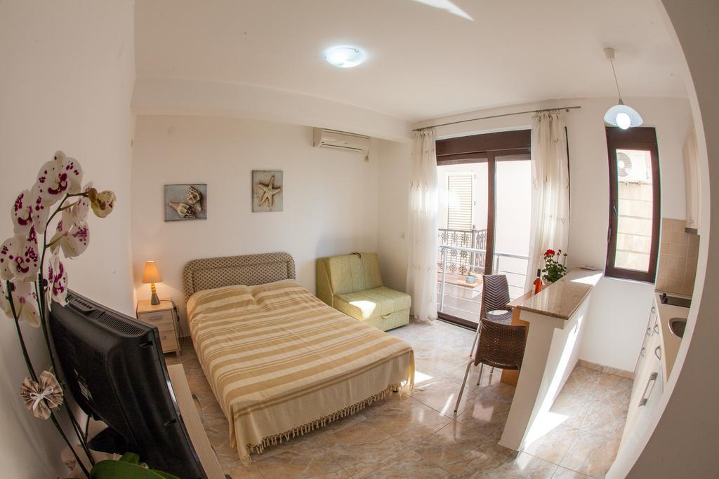Apartments Lumiere Рафаиловичи Екстериор снимка